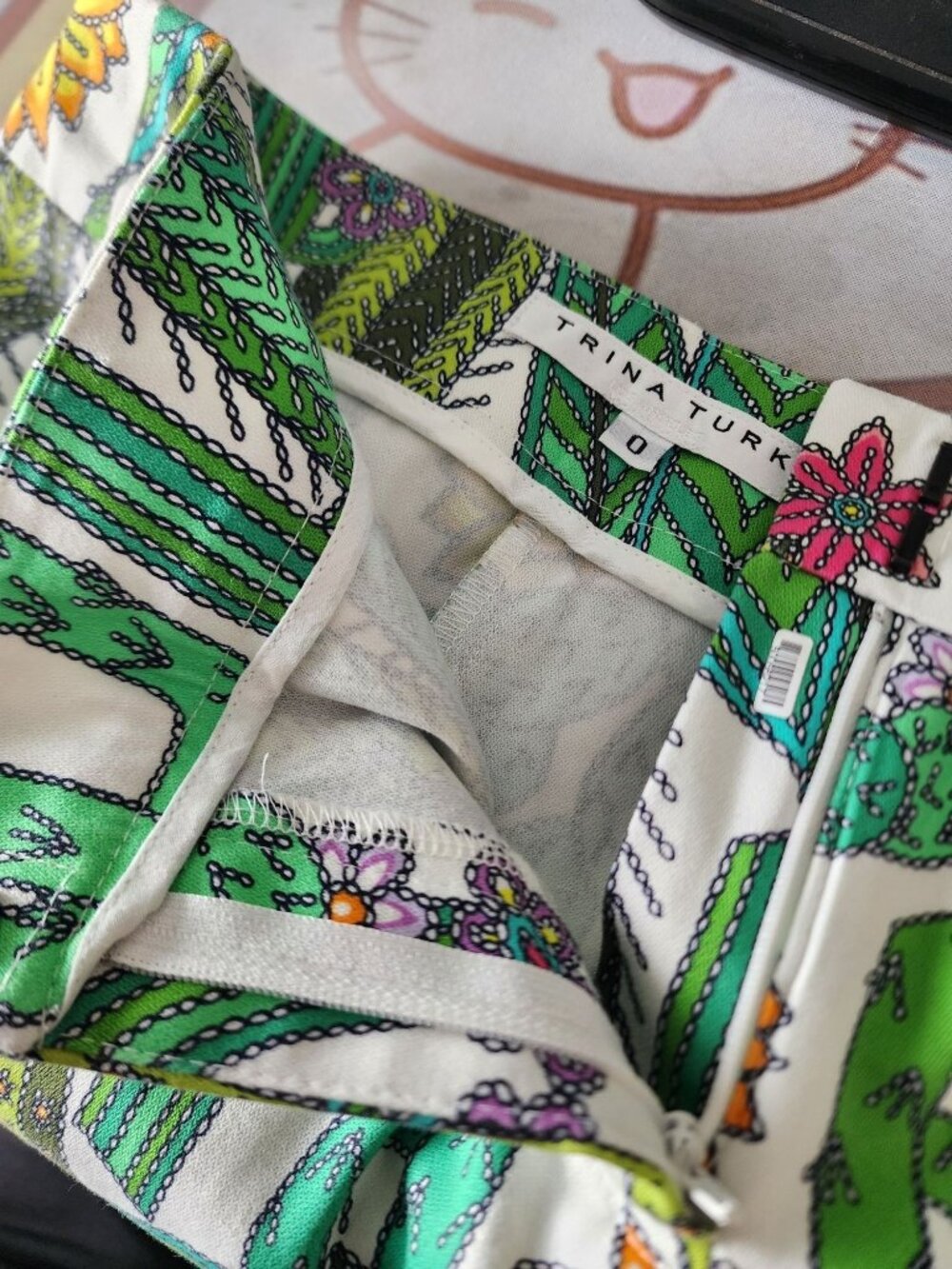 Trina Turk green cactus print shorts 0 - Picture 5 of 5
